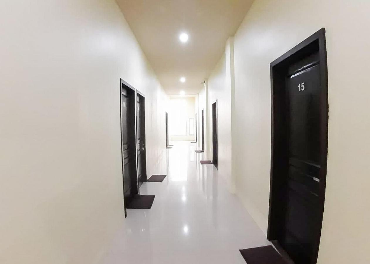 Отель Reddoorz Syariah Near Transmart Jambi 2 Paalmerah Экстерьер фото